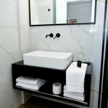 Akron * Áyios Nikítas