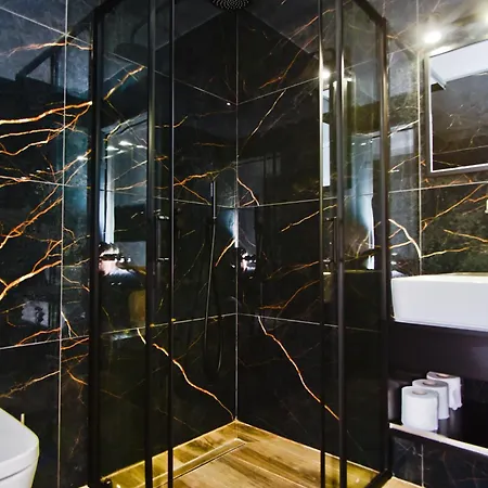 Akron Ξενοδοχείο *