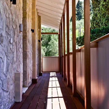 Akron * Άγιος Νικήτας