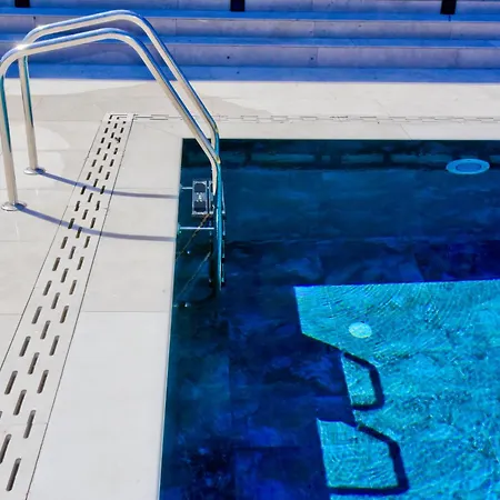 Akron * Áyios Nikítas