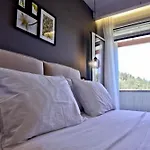 Akron Hotel *