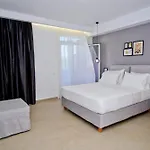 Hotel Akron *