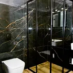 Hotel Akron *