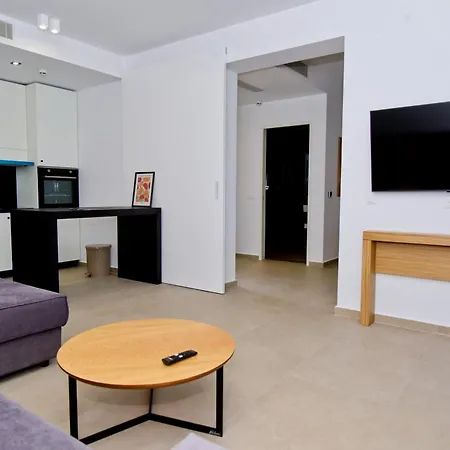 Akron * Áyios Nikítas